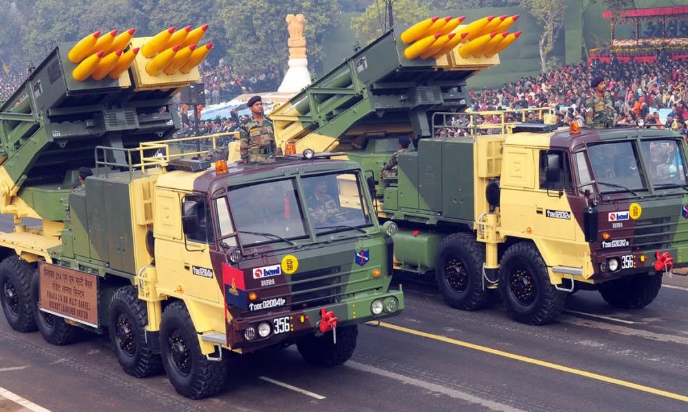 Ρουκέτες αυξημένου βεληνεκούς δοκίμασε η Ινδία